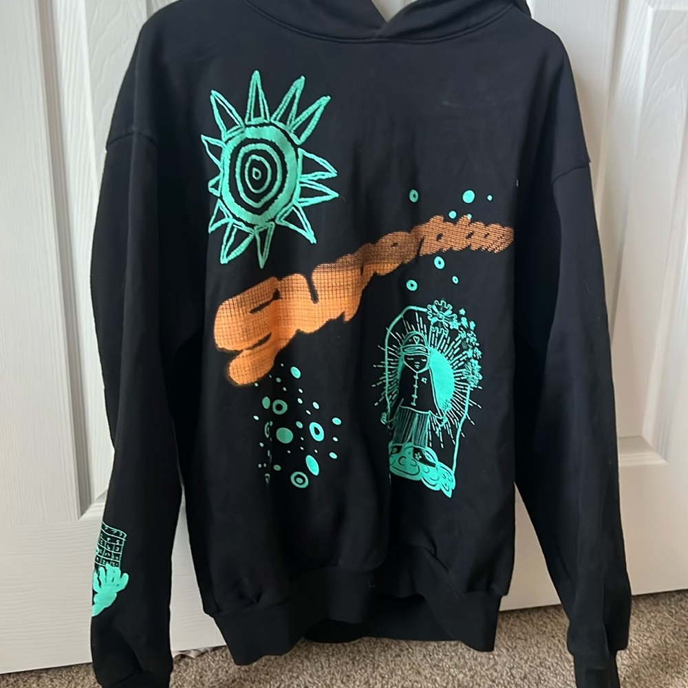 Sweatshirt